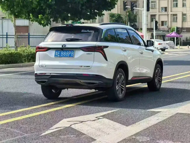 Changan CS75 Plus — Фото автомобиля 9
