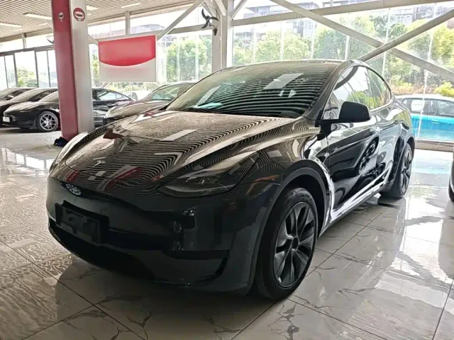 Фотография автомобиля — Tesla Model Y