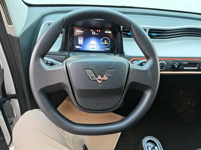 Wuling Hongguang Mini EV — Фото автомобиля 10