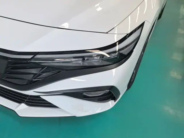 Hyundai Elantra — Фото автомобиля 23