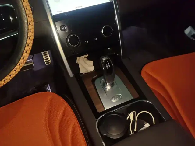 Land Rover Discovery Sport — Фото автомобиля 16