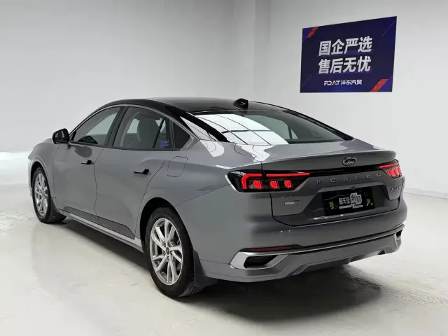 Ford Mondeo — Фото автомобиля 6