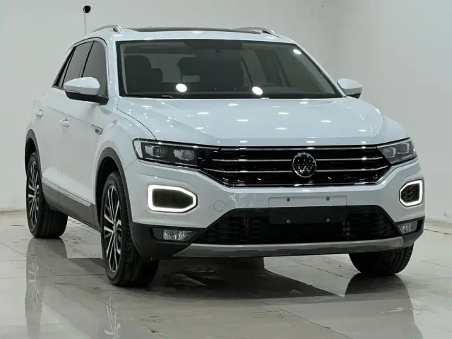 Volkswagen T-Roc — Фото автомобиля 3