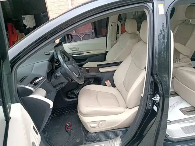 Toyota Granvia — Фото автомобиля 14