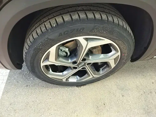 Geely Xingyue L — Фото автомобиля 22