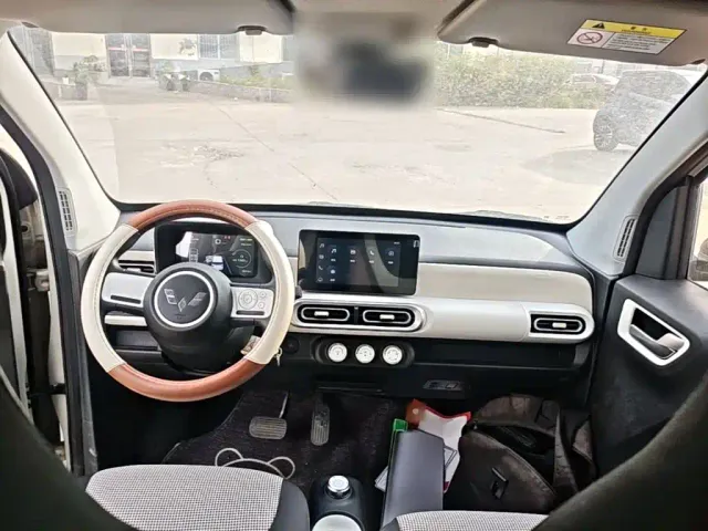 Wuling Hongguang Mini EV — Фото автомобиля 9