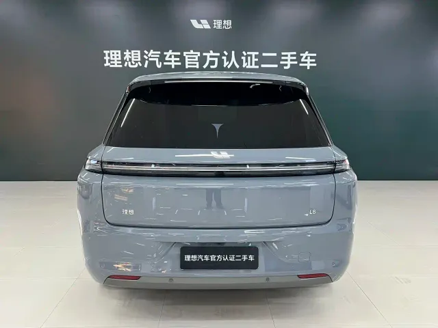 Li Auto L8 — Фото автомобиля 17
