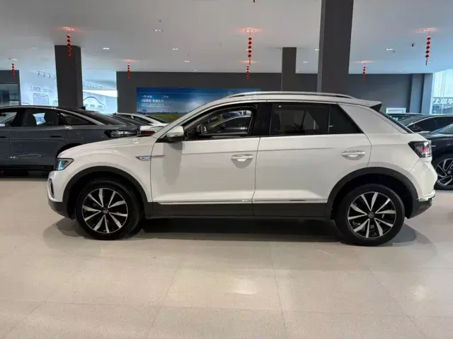 Volkswagen T-Roc — Фото автомобиля 15