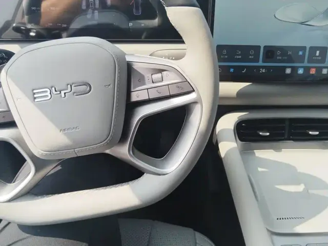 BYD Sealion 06 — Фото автомобиля 12