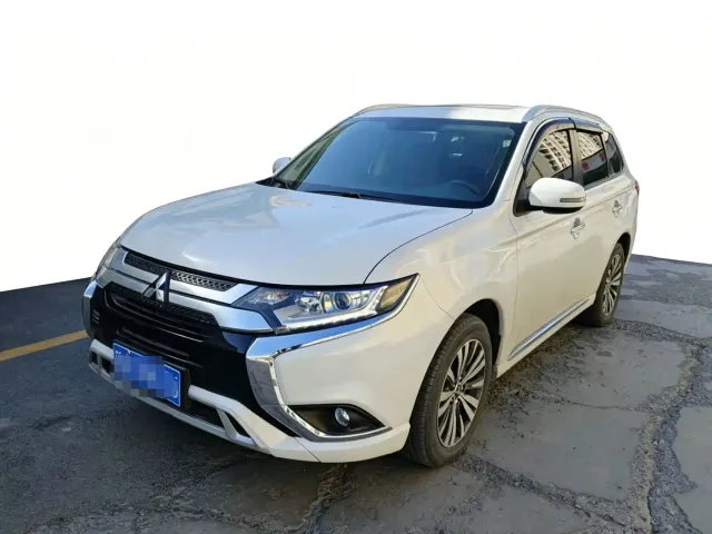 Фотография автомобиля — Mitsubishi Outlander