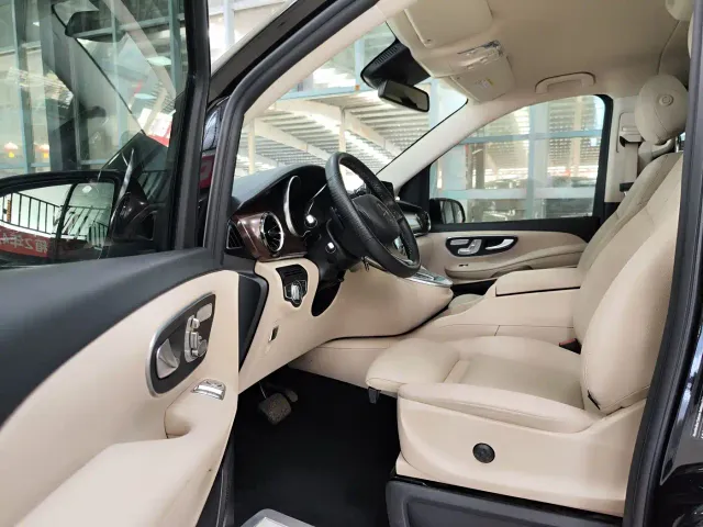 Mercedes-Benz V-Class — Фото автомобиля 6