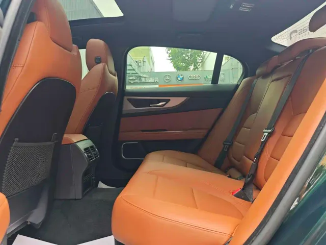 Jaguar XEL — Фото автомобиля 12