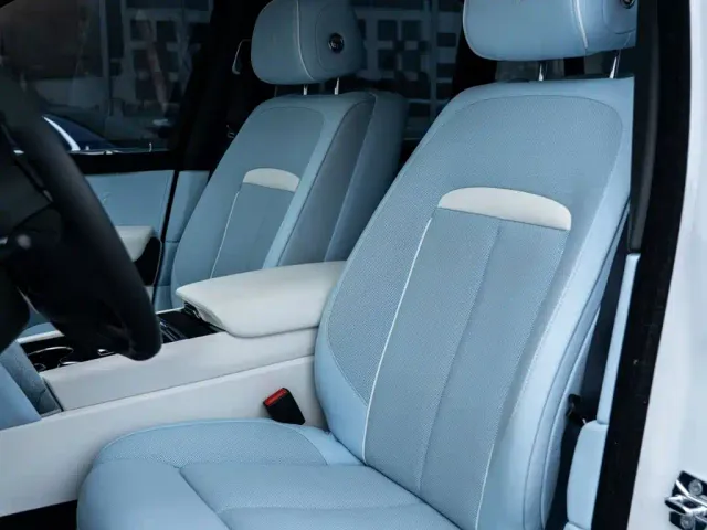 Rolls-Royce Cullinan — Фото автомобиля 8