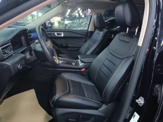 Ford Explorer — Фото автомобиля 14