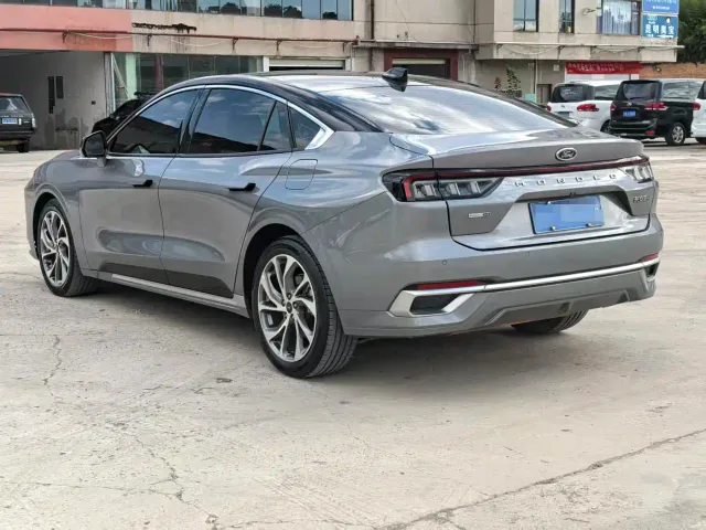 Ford Mondeo — Фото автомобиля 16
