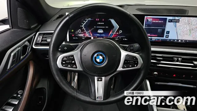 BMW i4 — Фото автомобиля 12