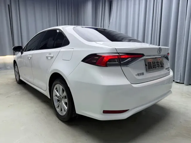 Toyota Corolla — Фото автомобиля 6