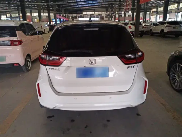 Honda Fit — Фото автомобиля 5