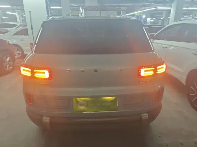Geely ICON — Фото автомобиля 5