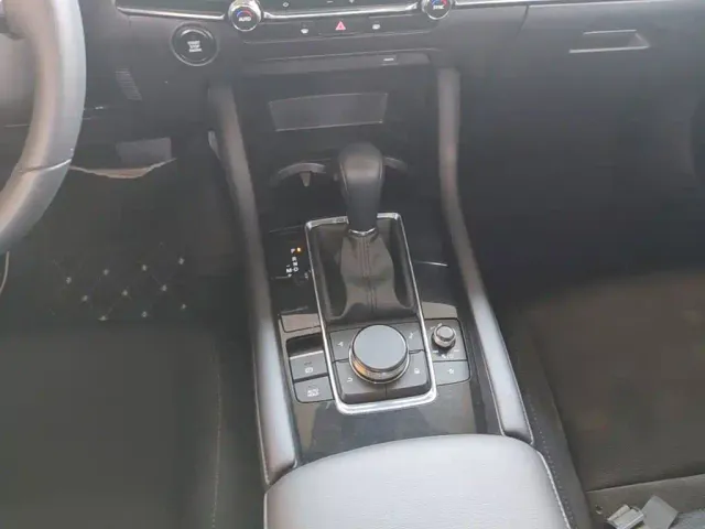 Mazda Axela — Фото автомобиля 13