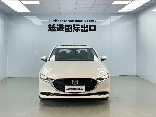 Mazda Axela — Фото автомобиля 2