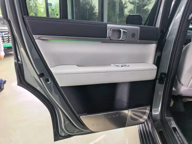 BYD FangChengBao Titanium 7 — Фото автомобиля 11