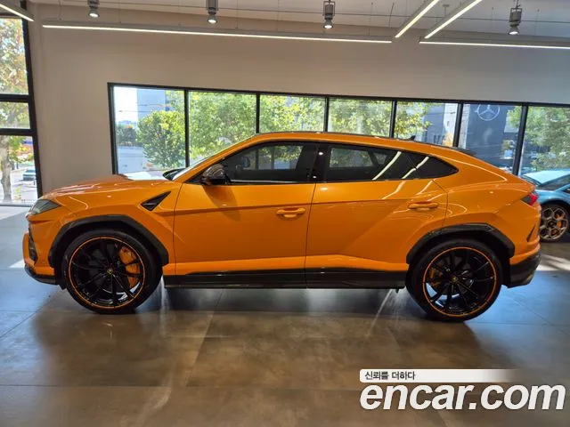 Lamborghini Urus — Фото автомобиля 6