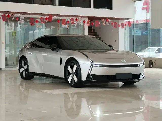 Xpeng P7 — Фото автомобиля 3