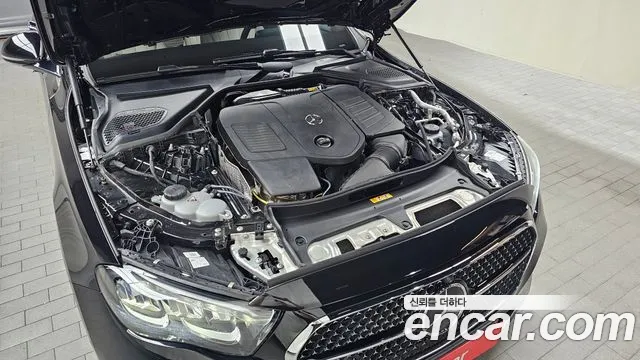 Mercedes-Benz E-Class — Фото автомобиля 6