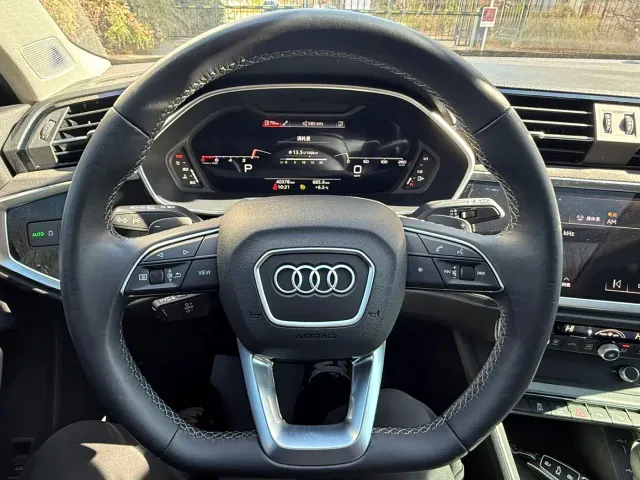 Audi Q3 — Фото автомобиля 9