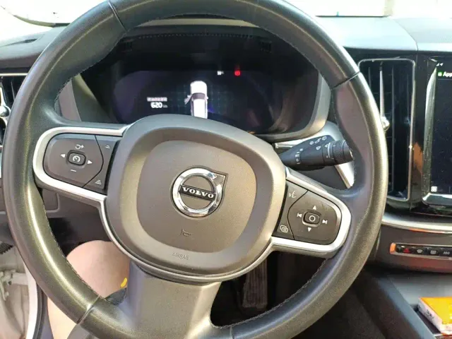 Volvo XC60 — Фото автомобиля 11