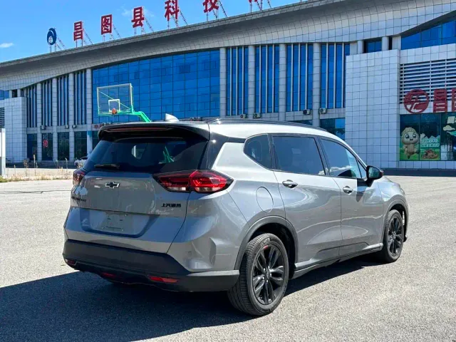 Chevrolet Orlando — Фото автомобиля 6