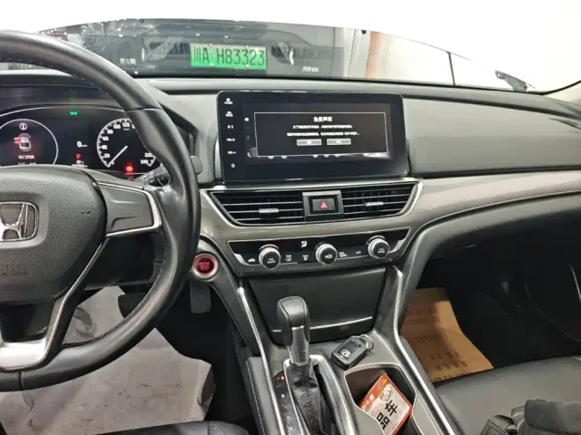 Honda Accord — Фото автомобиля 12