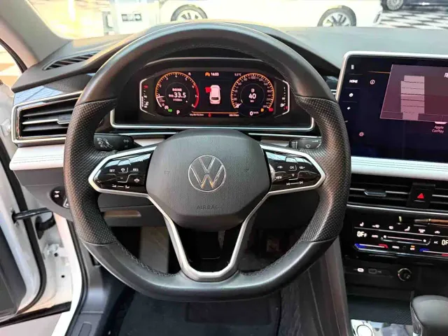 Volkswagen Tiguan L — Фото автомобиля 2