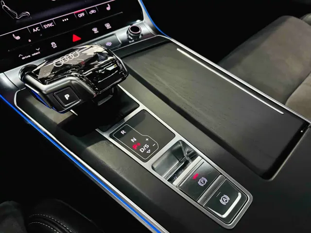 Audi A6L — Фото автомобиля 21
