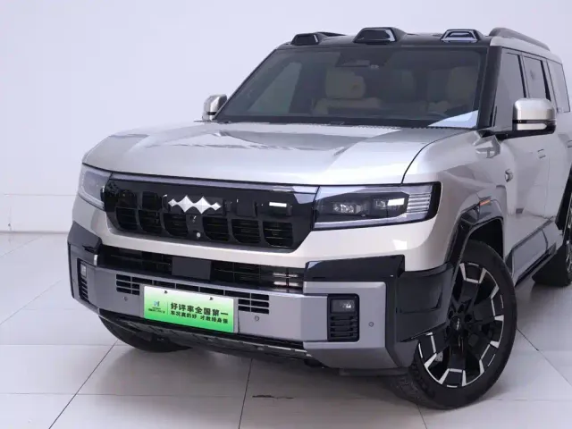 BYD FangChengBao Leopard 8 — Фото автомобиля 3