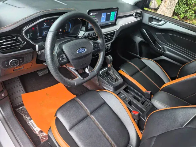 Ford Focus — Фото автомобиля 9