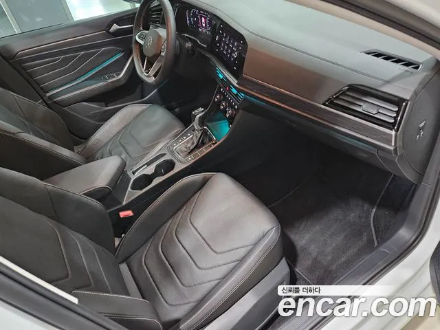 Volkswagen Jetta — Фото автомобиля 13