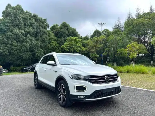 Volkswagen T-Roc — Фото автомобиля 3