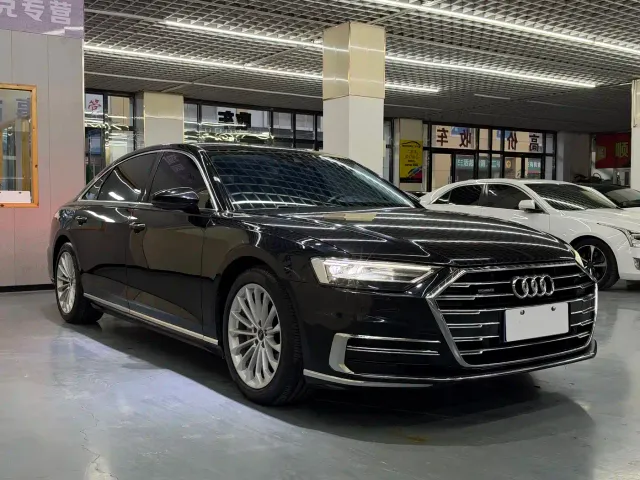 Audi A8 — Фото автомобиля 3