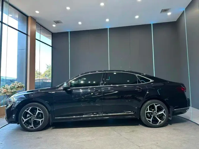 Volkswagen Passat — Фото автомобиля 5