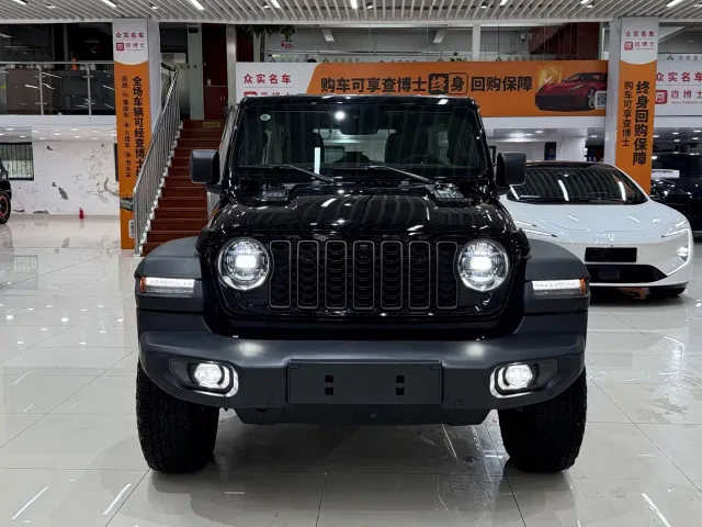Jeep Wrangler — Фото автомобиля 9