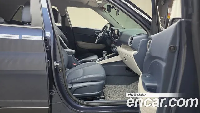 Hyundai Venue — Фото автомобиля 16