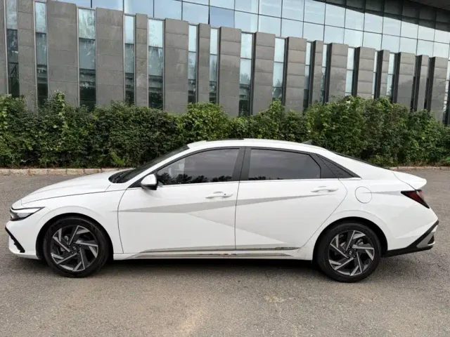 Hyundai Elantra — Фото автомобиля 5