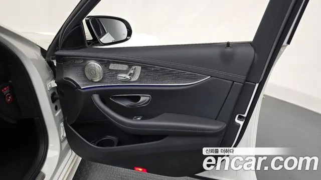 Mercedes-Benz E-Class W213 — Фото автомобиля 13
