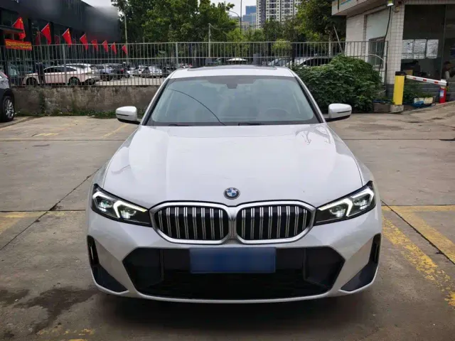 BMW 3 Series — Фото автомобиля 4