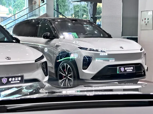 Nio ES8 — Фото автомобиля 30