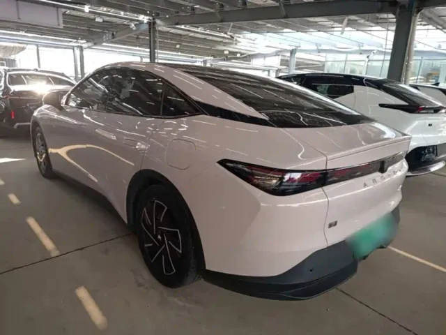 ARCFOX Arcfox Alpha S5 2024 560PRO 185kW — Фото автомобиля 4