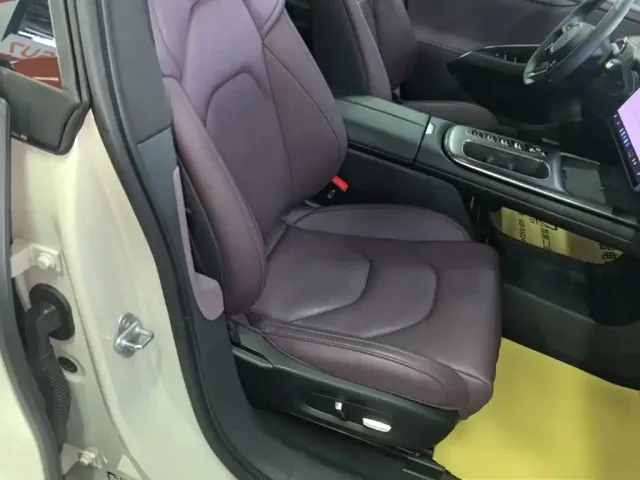 Xiaomi SU7 — Фото автомобиля 24