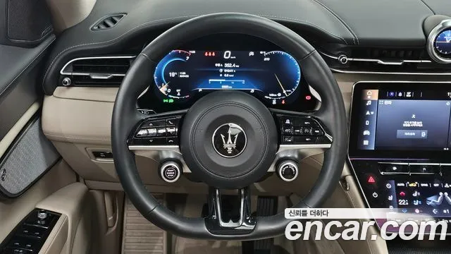Maserati Grecale — Фото автомобиля 13